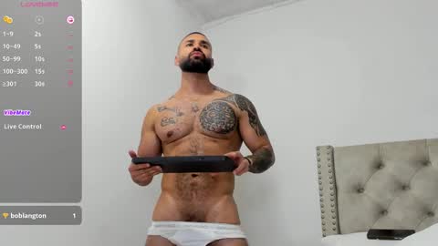 Snapshot of will20022 chatting on 23, 12, 2025 BASTIANBURDESX online show from 23, 12, 2025