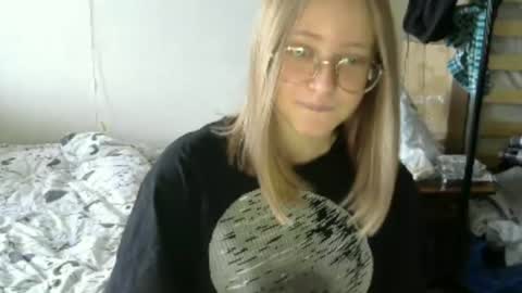 Snapshot of willenasow chatting on 20, 7, 2026 Olivia online show from 20, 7, 2026