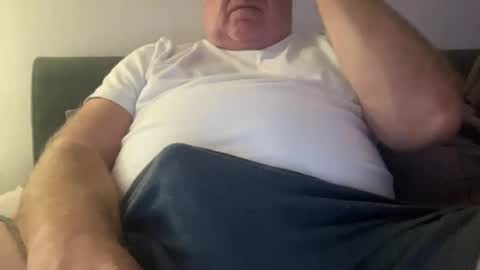 Snapshot of willieb777 chatting on 13, 10, 2025 willieb777 online show from 13, 10, 2025