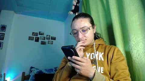 Snapshot of willmonkey chatting on 14, 11, 2025 willmonkey online show from 14, 11, 2025