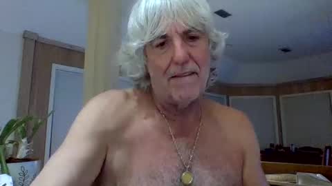 Snapshot of winedog2020 chatting on 26, 2, 2026 Gundja Man online show from 26, 2, 2026