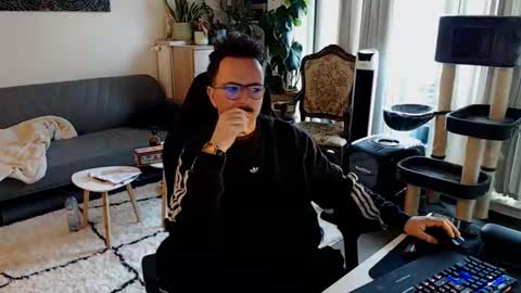 Snapshot of winnydepooh chatting on 13, 11, 2025 cream36 online show from 13, 11, 2025