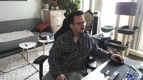 Snapshot of winnydepooh chatting on 27, 11, 2025 cream36 online show from 27, 11, 2025