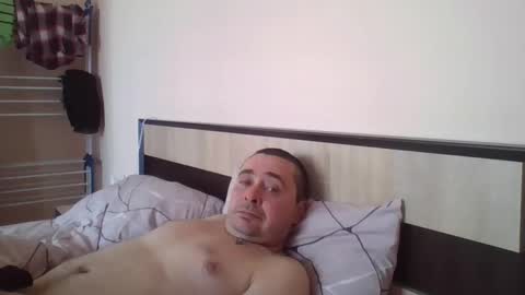 Snapshot of winston1982q chatting on 12, 4, 2026 winston1982q online show from 12, 4, 2026