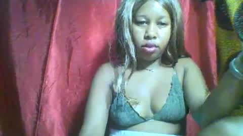 Snapshot of wissinaaa chatting on 16, 11, 2025 wissinaaa online show from 16, 11, 2025