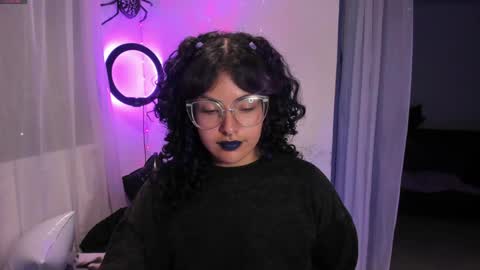     Luna Violeta  A r t i s t  online show from 30, 12, 2024