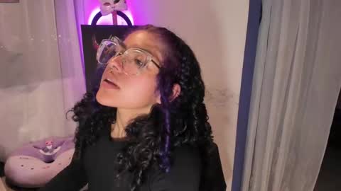     Luna Violeta  A r t i s t  online show from 13, 2, 2025