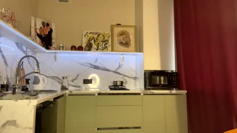 Snapshot of withlovebella chatting on 24, 1, 2025 Isobelle online show from 24, 1, 2025