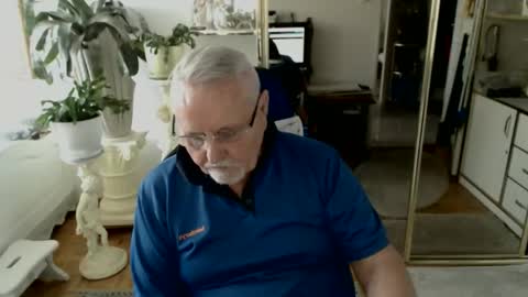 Snapshot of wlodek165 chatting on 4, 2, 2025 wlodek165 online show from 4, 2, 2025