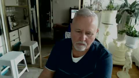 Snapshot of wlodek165 chatting on 21, 2, 2025 wlodek165 online show from 21, 2, 2025