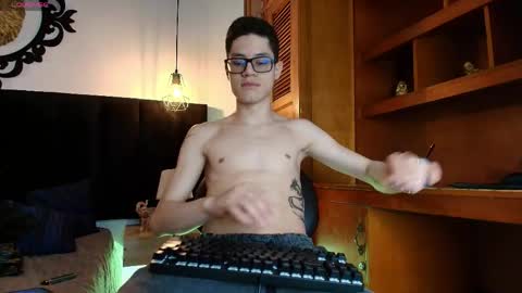  W O L F  online show from 17, 4, 2026