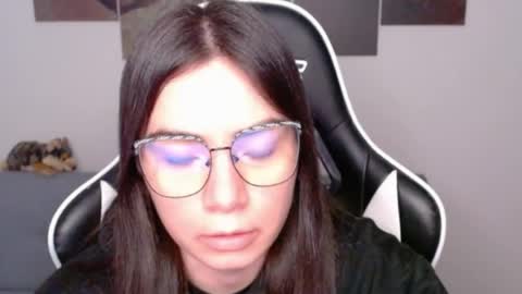Snapshot of wolfs_daughter chatting on 21, 7, 2026 Alex online show from 21, 7, 2026