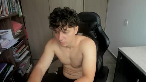 Snapshot of wolker_allan chatting on 19, 1, 2026 wolker_allan online show from 19, 1, 2026