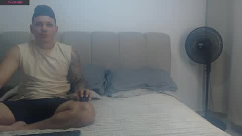 Snapshot of wondercouplexxx chatting on 8, 5, 2026 Sofia And Thomas online show from 8, 5, 2026