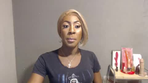 SHENIEL RODRIGUEZ online show from 19, 3, 2026