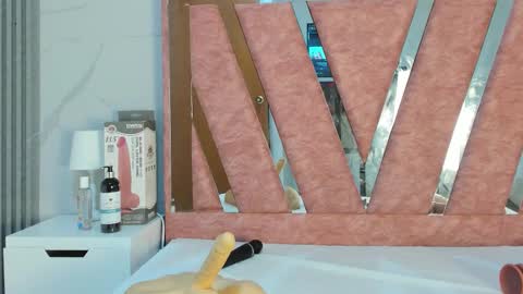 wonderkloe_ online show from 27, 2, 2026