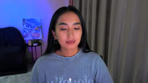 dudetta Kim online show from 21, 2, 2025