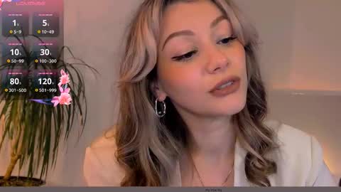 Snapshot of worldsbaby chatting on 16, 10, 2025 worldsbaby online show from 16, 10, 2025