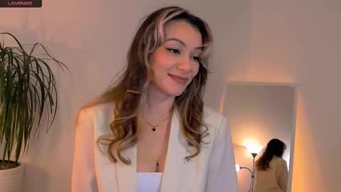 Snapshot of worldsbaby chatting on 17, 10, 2025 worldsbaby online show from 17, 10, 2025