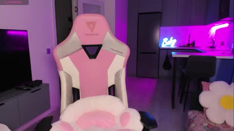 Emi online show from 13, 9, 2025