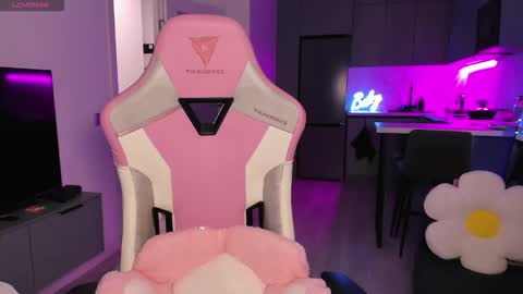 Emi online show from 3, 10, 2025