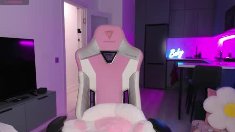 Emi online show from 19, 12, 2025