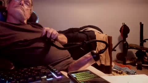 Snapshot of wowsers2022 chatting on 4, 10, 2025 wowsers2022 online show from 4, 10, 2025