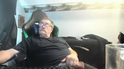 Snapshot of wowsers2022 chatting on 11, 10, 2025 wowsers2022 online show from 11, 10, 2025