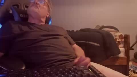 Snapshot of wowsers2022 chatting on 13, 10, 2025 wowsers2022 online show from 13, 10, 2025