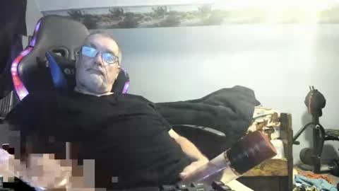 Snapshot of wowsers2022 chatting on 19, 10, 2025 wowsers2022 online show from 19, 10, 2025