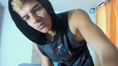 Snapshot of wyatt_2 chatting on 10, 9, 2025 wyatt online show from 10, 9, 2025