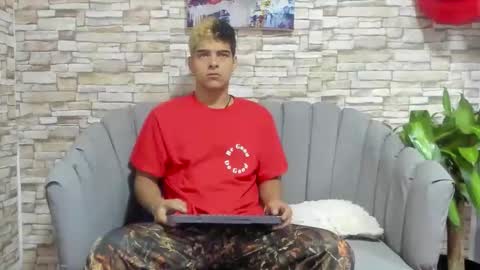 Snapshot of wyatt_2 chatting on 16, 9, 2025 wyatt online show from 16, 9, 2025