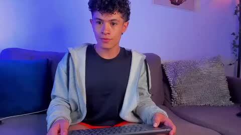 Snapshot of wyatt_444 chatting on 4, 1, 2025 wyatt online show from 4, 1, 2025