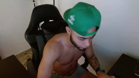 Snapshot of xanderstone00 chatting on 5, 2, 2026 Xanderstone online show from 5, 2, 2026