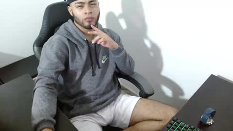 Snapshot of xanderstone00 chatting on 10, 2, 2026 Xanderstone online show from 10, 2, 2026