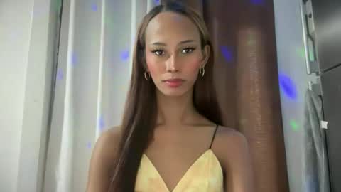 Snapshot of xandraluxe_xoxo chatting on 23, 11, 2025 Cassandra online show from 23, 11, 2025