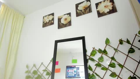 Snapshot of xararouxxx chatting on 27, 12, 2024 S A R A 100K followers online show from 27, 12, 2024