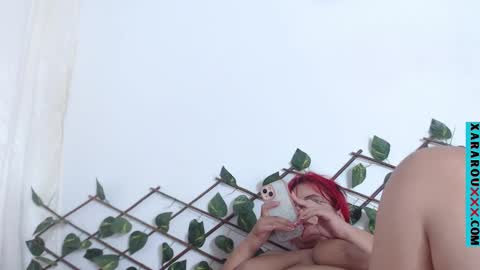 Snapshot of xararouxxx chatting on 10, 3, 2025 S A R A 100K followers online show from 10, 3, 2025