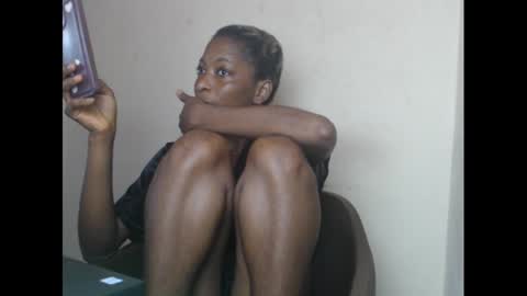 Snapshot of xcreamypussy chatting on 4, 1, 2025 xcreamypussy online show from 4, 1, 2025