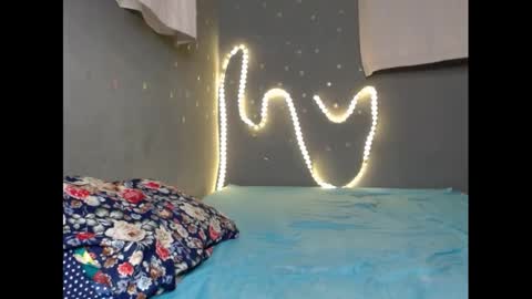 Snapshot of xcreamypussy chatting on 10, 3, 2025 xcreamypussy online show from 10, 3, 2025