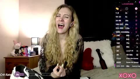 Snapshot of xelliee_rosex chatting on 2, 2, 2025 EllieeRose online show from 2, 2, 2025