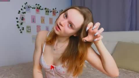 Luna and Lina online show from 4, 12, 2025