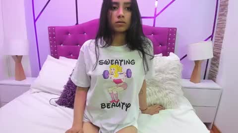 Snapshot of ximena_vasquez8 chatting on 4, 2, 2025 Xime online show from 4, 2, 2025