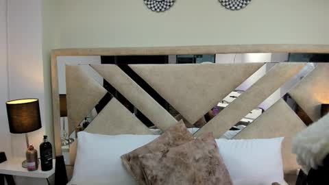 Xime  online show from 3, 2, 2026