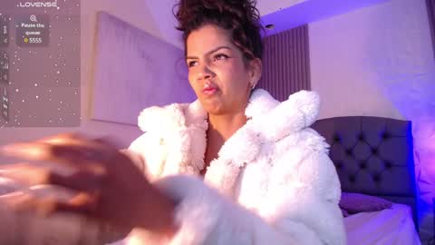 Mia Vega online show from 1, 2, 2025