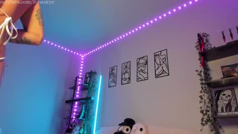   online show from 6, 1, 2026