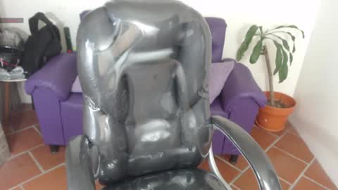 Snapshot of xlunna chatting on 3, 12, 2024 lunna online show from 3, 12, 2024