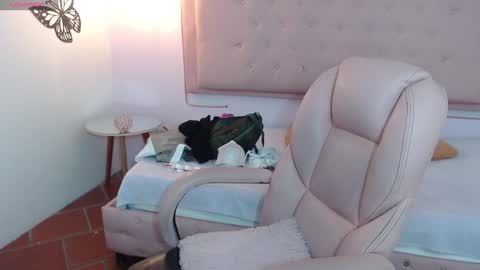 Snapshot of xlunna chatting on 25, 1, 2025 lunna online show from 25, 1, 2025