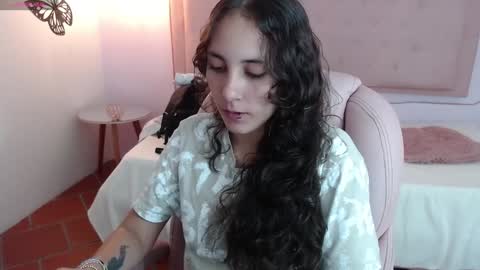Snapshot of xlunna chatting on 6, 2, 2025 lunna online show from 6, 2, 2025