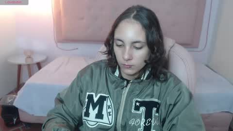 Snapshot of xlunna chatting on 9, 3, 2025 lunna online show from 9, 3, 2025